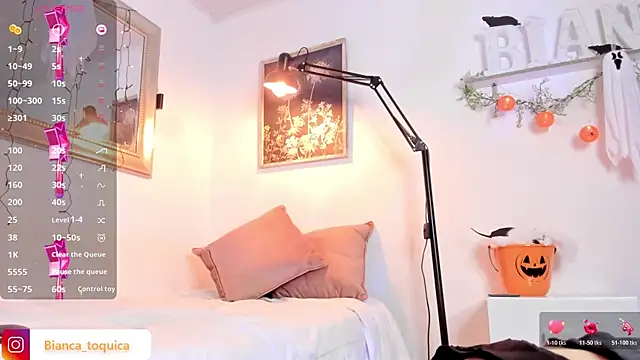 biancatokic online show from October 31, 2025, 7:10 pm