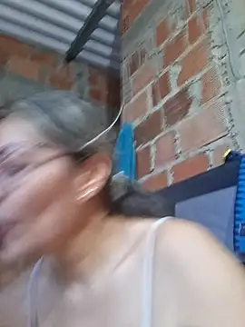 Mia-funny20 online show from June 27, 2026, 9:54 pm