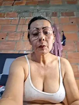 Mia-funny20 online show from July 25, 2026, 8:48 pm