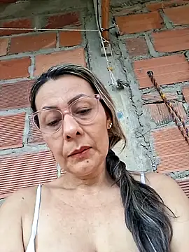 Mia-funny20 online show from June 4, 2026, 8:57 pm