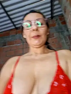 Mia-funny20 online show from June 26, 2026, 4:02 pm
