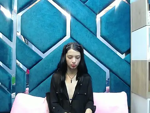 Aurora 18 online show from September 25, 2025, 3:29 pm