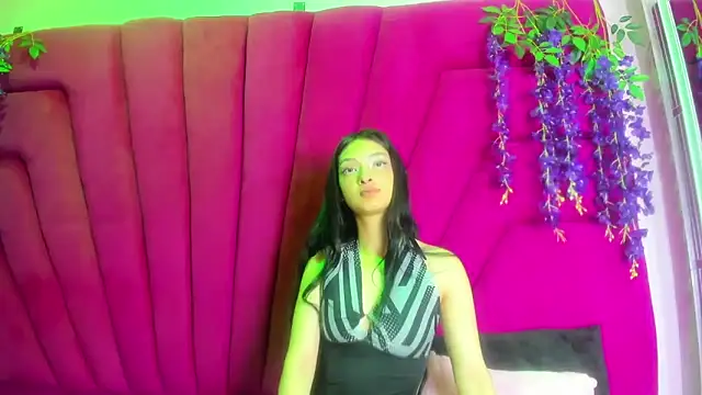 Aurora 18 online show from October 15, 2025, 2:47 pm