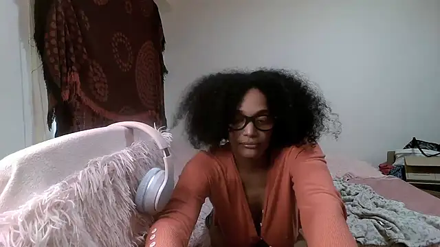 Snapshot of RDENLACASA chatting on March 1, 2025, 5:27 pm RDENLACASA online show from March 1, 2025, 5:27 pm