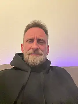Bro4bro0040 online show from April 10, 2026, 6:59 pm