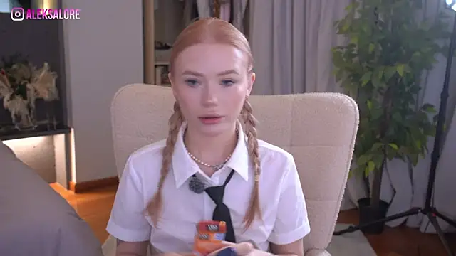 Snapshot of LexieLoree chatting on May 25, 2026, 3:06 am LexieLoree online show from May 25, 2026, 3:06 am