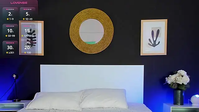 Snapshot of VioletPaket chatting on March 13, 2026, 12:54 pm VioletPaket online show from March 13, 2026, 12:54 pm