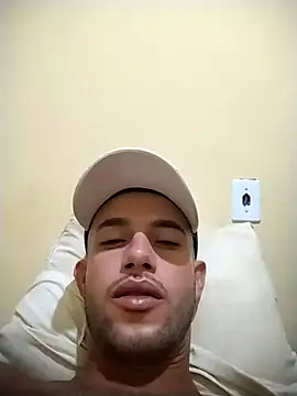 Snapshot of ROLA20cmkkkk chatting on April 4, 2026, 12:50 am ROLA20cmkkkk online show from April 4, 2026, 12:50 am