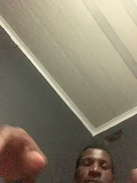 Snapshot of DManL chatting on December 16, 2025, 4:44 pm DManL online show from December 16, 2025, 4:44 pm