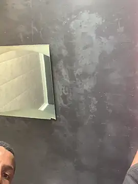 Snapshot of DManL chatting on October 31, 2025, 9:50 am DManL online show from October 31, 2025, 9:50 am