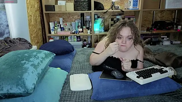 MiniNatalie online show from February 7, 2026, 8:11 am