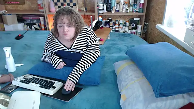 MiniNatalie online show from October 27, 2025, 6:47 am