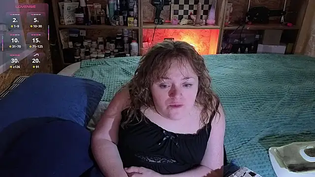 MiniNatalie online show from November 8, 2025, 2:09 pm