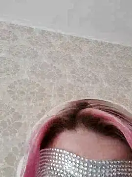 Twerkqueenn online show from November 10, 2025, 11:59 am