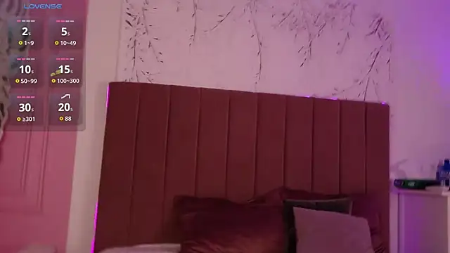 PinkySparks online show from July 31, 2026, 7:11 pm