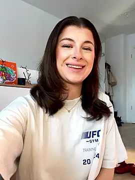 Mia-Minou online show from January 7, 2026, 12:10 pm