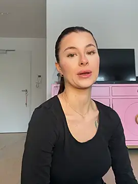 Snapshot of Mia-Minou chatting on February 10, 2026, 10:58 am Mia-Minou online show from February 10, 2026, 10:58 am