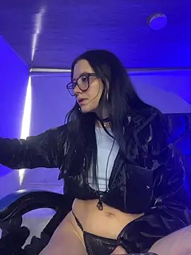 Isabella 21x online show from July 10, 2026, 12:27 pm
