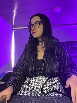 Snapshot of Isabella_21x chatting on June 19, 2026, 12:44 pm Isabella 21x online show from June 19, 2026, 12:44 pm