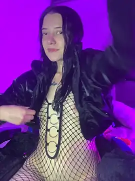 Isabella 21x online show from May 3, 2026, 2:16 am