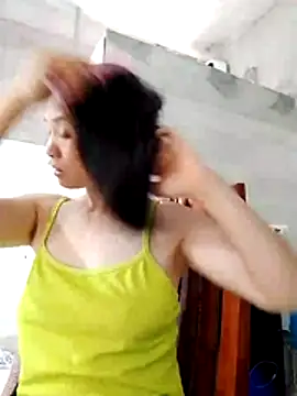 Snapshot of Aninyin22 chatting on May 24, 2026, 2:11 am Aninyin22 online show from May 24, 2026, 2:11 am