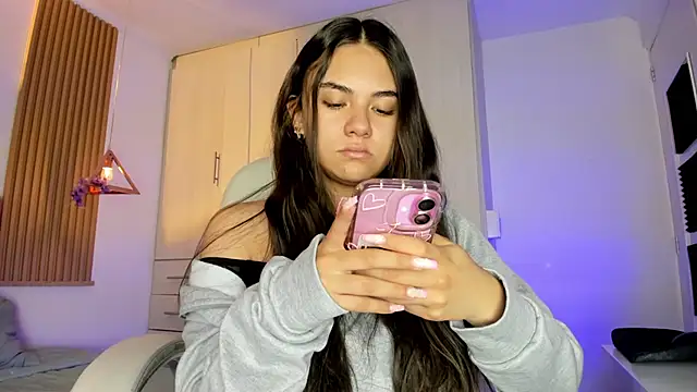 Snapshot of mia_nevaeh chatting on March 12, 2026, 8:46 pm mia nevaeh online show from March 12, 2026, 8:46 pm