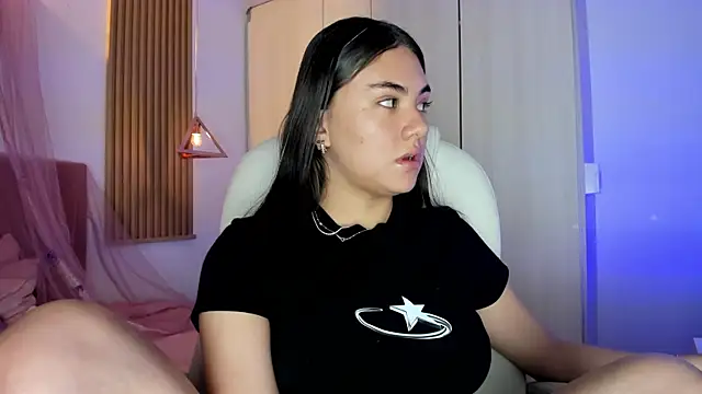 Snapshot of mia_nevaeh chatting on February 26, 2026, 8:53 pm mia nevaeh online show from February 26, 2026, 8:53 pm