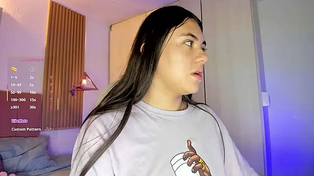 Snapshot of mia_nevaeh chatting on March 8, 2026, 7:39 pm mia nevaeh online show from March 8, 2026, 7:39 pm