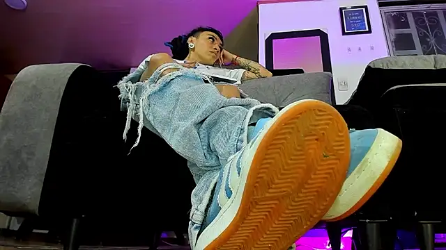 vivi-honey online show from October 2, 2025, 12:14 am