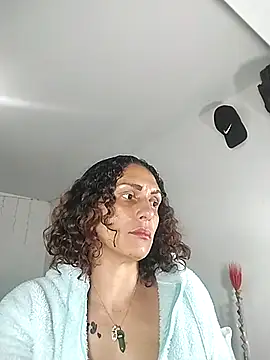 Corina hot online show from March 21, 2025, 8:08 pm