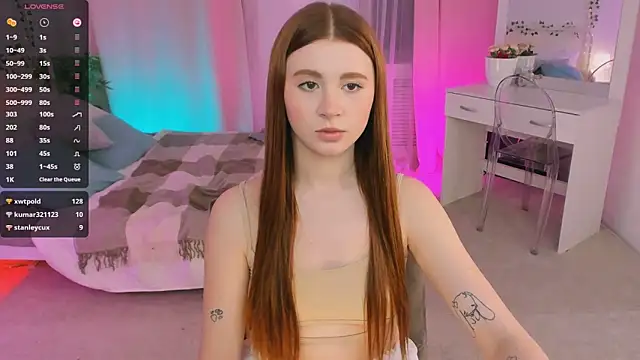 Freckle Diyana online show from March 23, 2025, 1:20 am