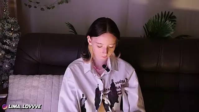 LimaLexxx online show from December 22, 2025, 5:24 pm