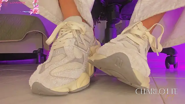 charlotte  grey online show from March 4, 2026, 8:27 pm