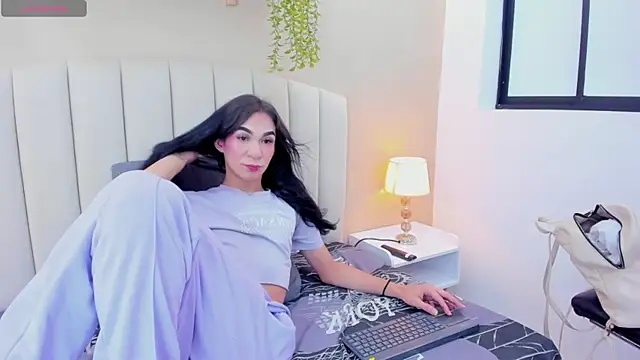 Mia thompson 19 online show from May 9, 2026, 6:22 pm