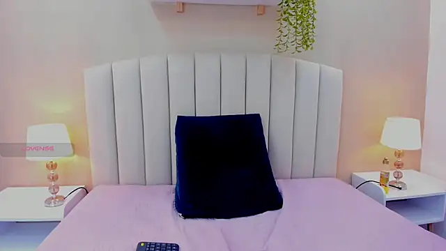 Mia thompson 19 online show from July 3, 2026, 8:26 pm
