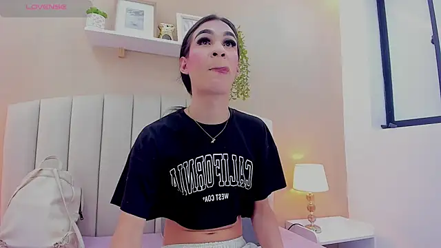 Mia thompson 19 online show from May 22, 2026, 7:34 pm