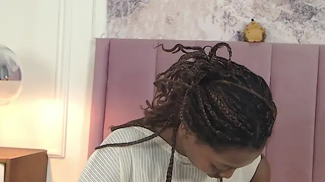 Snapshot of SabrinaDevill chatting on February 16, 2026, 1:21 pm SabrinaDevill online show from February 16, 2026, 1:21 pm