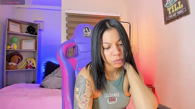 madelyn rose  online show from November 22, 2025, 1:48 am