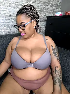 ExclusiveLeexx online show from November 13, 2025, 9:02 am