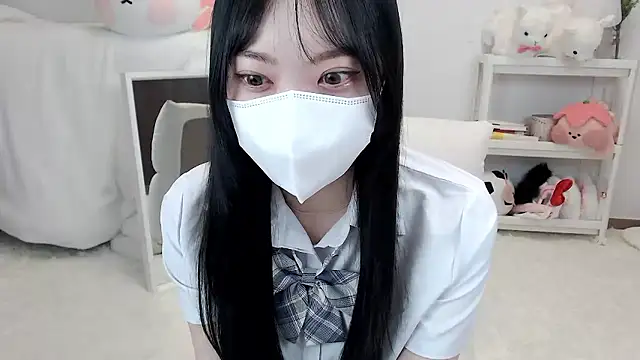 momo room online show from June 7, 2026, 4:39 am