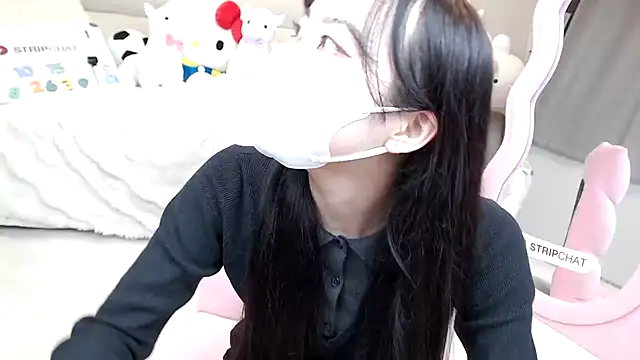 momo room online show from October 15, 2025, 10:23 am