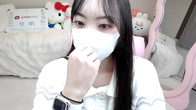 momo room online show from November 1, 2025, 11:37 am