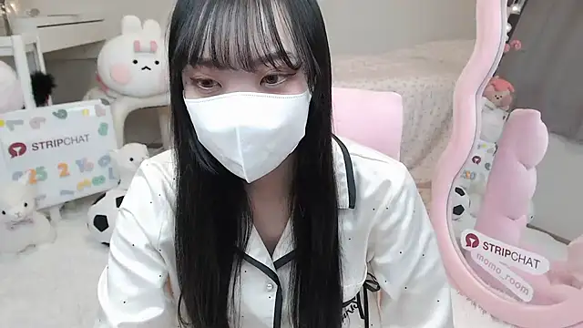 momo room online show from February 16, 2025, 5:37 am