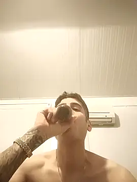 arenn1997 online show from November 18, 2025, 10:13 pm