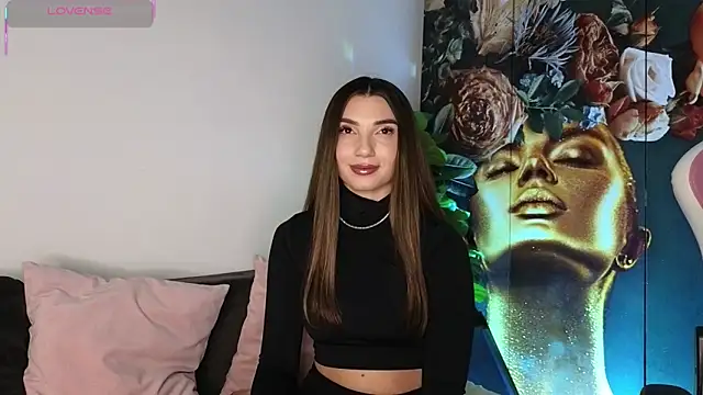 Snapshot of ReyaSophia chatting on February 8, 2026, 8:39 pm ReyaSophia online show from February 8, 2026, 8:39 pm