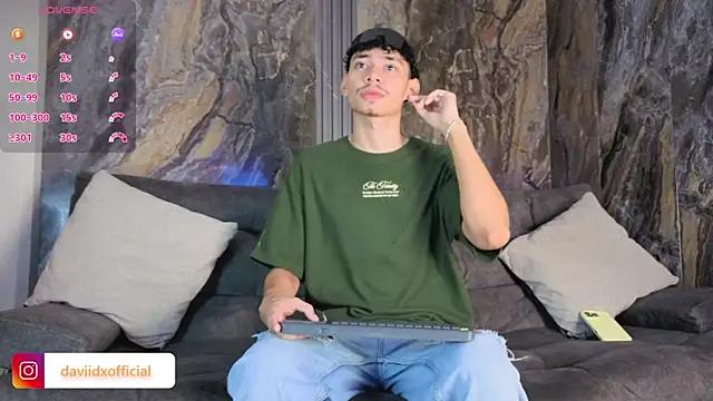 Snapshot of Daviid_laidd chatting on August 5, 2026, 12:10 pm Daviid laidd online show from August 5, 2026, 12:10 pm