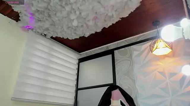 Snapshot of emilymiller_tcw chatting on March 7, 2025, 2:45 pm emilymiller tcw online show from March 7, 2025, 2:45 pm