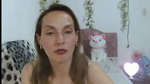 italagomez  online show from September 14, 2025, 1:06 am