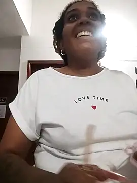 ELLA KELLY online show from November 8, 2025, 11:36 am