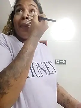 ELLA KELLY online show from November 18, 2025, 11:46 am